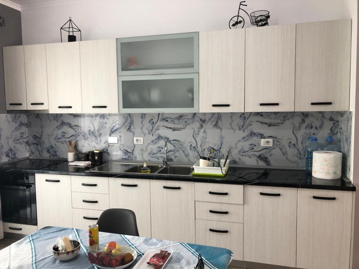 Rent Room Vlora Екстер'єр фото