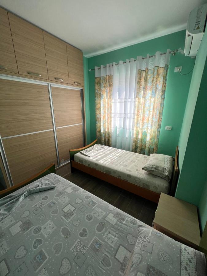 Rent Room Vlora Екстер'єр фото